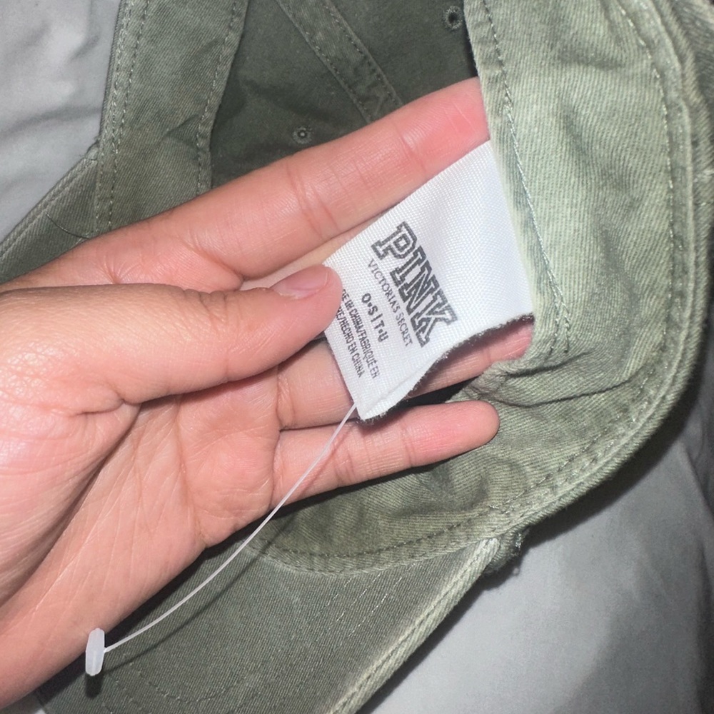 Baseball cap - Picture 2 of 4